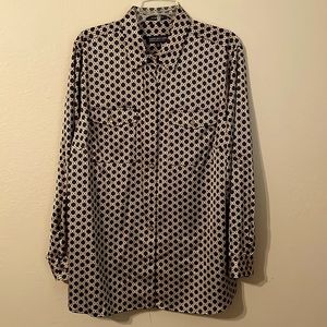 Jones of New York long Sleeve Blouse. Size 2X. The color is dark navy and gold.